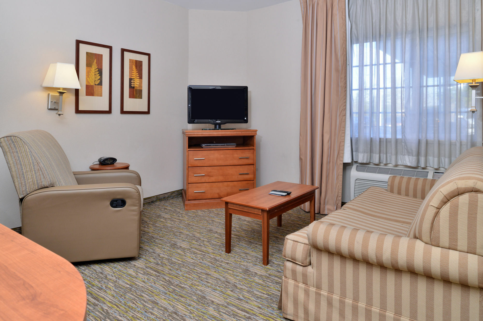 Candlewood Suites Charleston-Northwoods By Ihg Норт Чарлстън Екстериор снимка